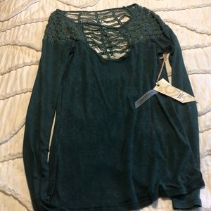 Gimmicks by BKE women’s extra small shirt